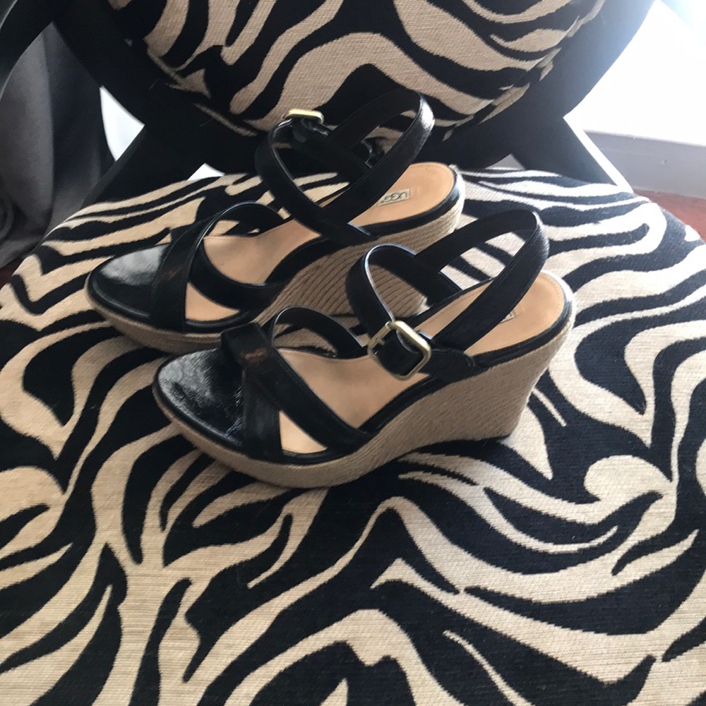 Black patent leather UGG “Jackilyn” size 10